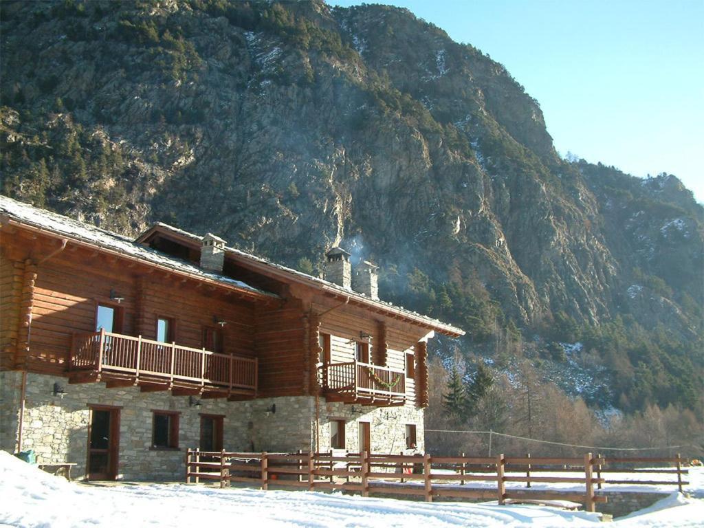 Agriturismo Les Hiboux Brusson Extérieur photo